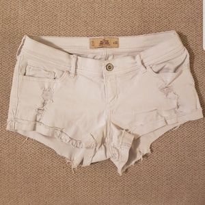 🌟 2/15 Sale Hollister White Denim Shorts